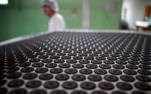 Alimentos com mais açúcar, sal e gorduras vão ser banidos da publicidade para crianças