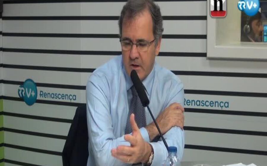 Decisão sobre saída do programa de ajustamento 'não deve ser influenciada por eleições'