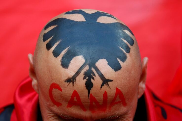 Kai Pfaffenbach/Reuters