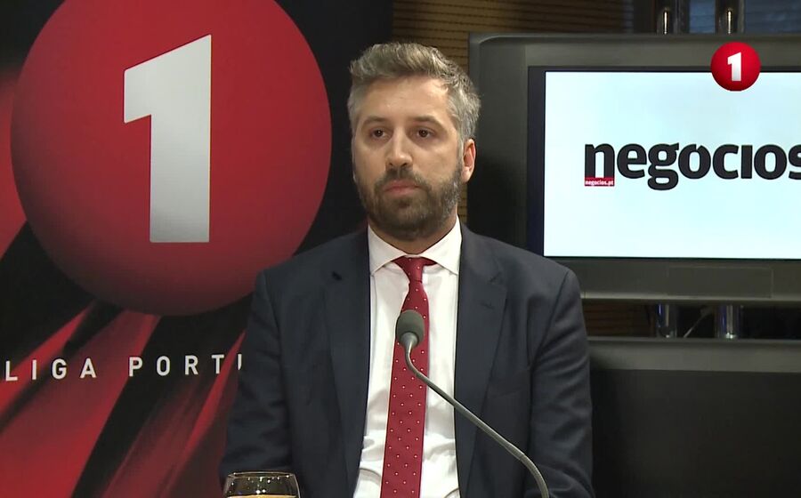 'Não há nenhuma medida que vá contra a matriz ideológica do PS'