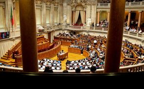 PS admite baixa de IMI, mas só nas câmaras com dificuldades