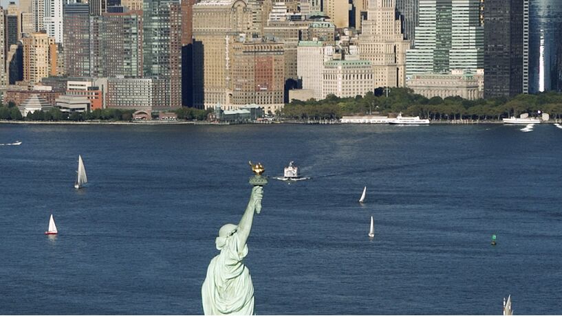 EUA criam 266 mil empregos, mais 80 mil do que o esperado