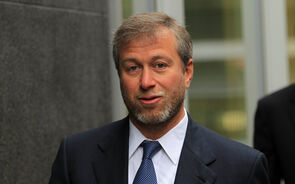 Iate de Roman Abramovich contorna águas europeias e ruma à Turquia