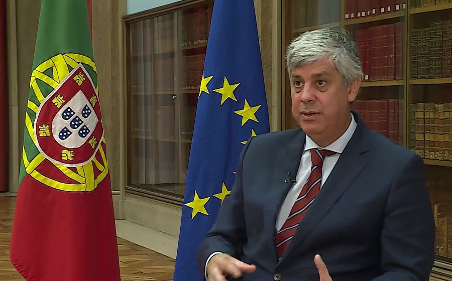 Centeno quer descida no IRS para a classe média