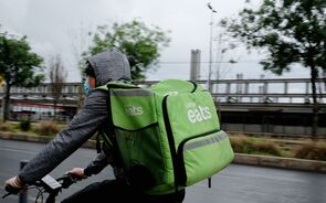 Deco pede ao parlamento regras mais apertadas para plataformas de entrega de refeições