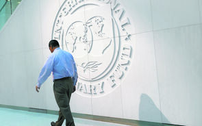 Impacto económico no país coloca mais pressão nos “ratings” da banca