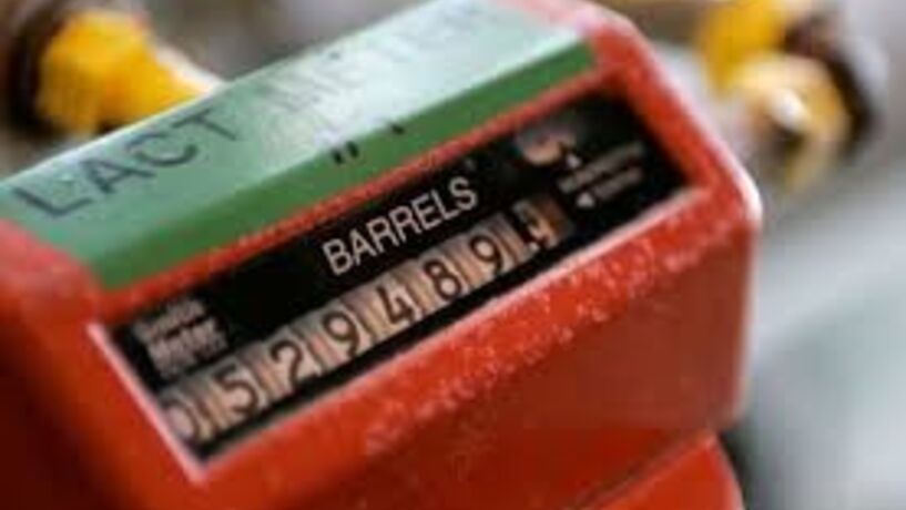 Petróleo fecha em euforia um mês marcado por quedas históricas