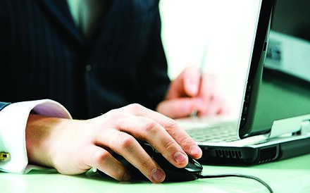 EY: Trabalhadores seniores são os que mais sentem efeitos da pandemia 