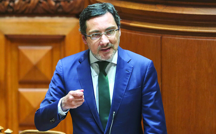 António Mendonça Mendes optou por estender por mais  três meses o benefício fiscal por doações às EPE.