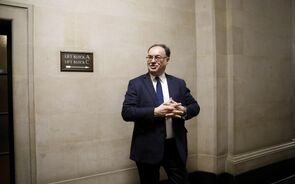 Banco de Inglaterra mantém estímulos inalterados enquanto incerteza perdurar 