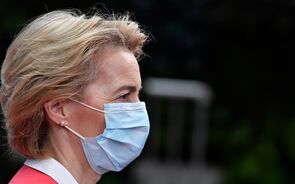 Bruxelas insta Pequim a 'provar que consegue mudar' se quer acordo de investimento