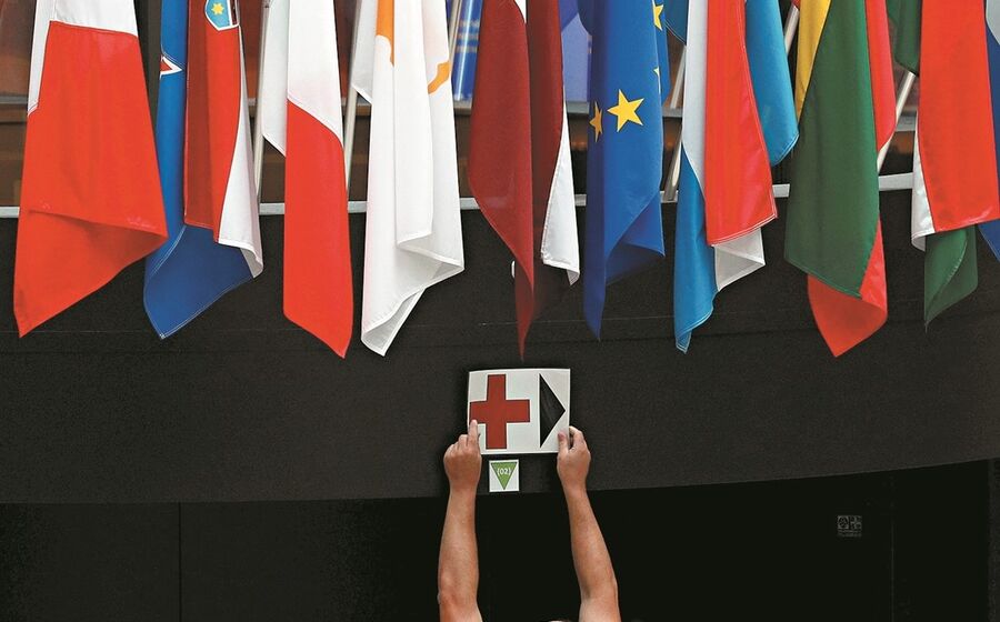 Neste momento não é possível determi nar com segurança quando chegarão aos países as ajudas de Bruxelas.