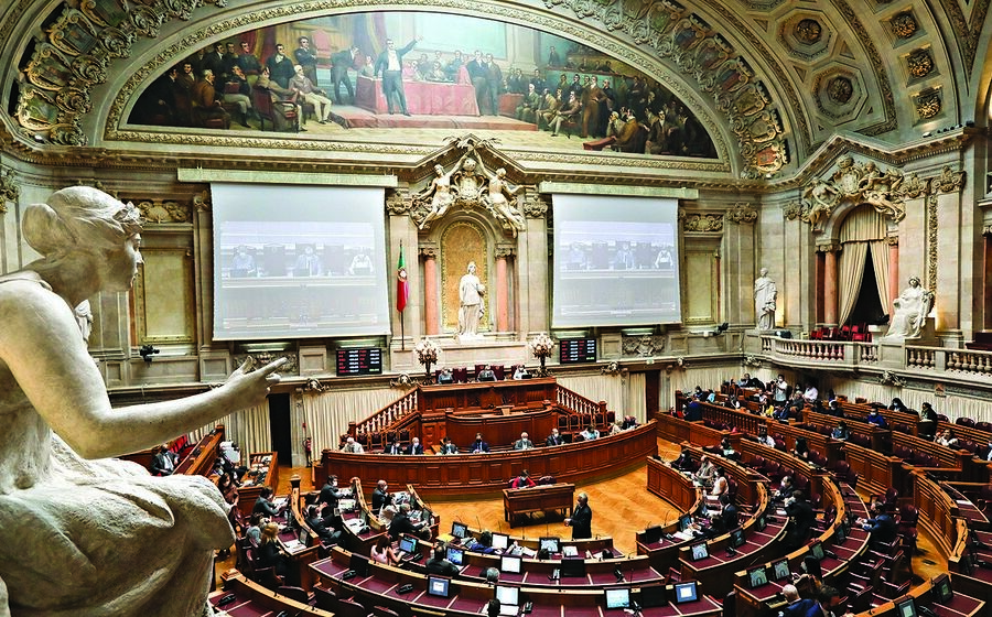 O debate do Estado da Nação foi adiado de quarta-feira para hoje porque Costa estava na cimeira europeia onde se fechou o Plano de Recuperação.