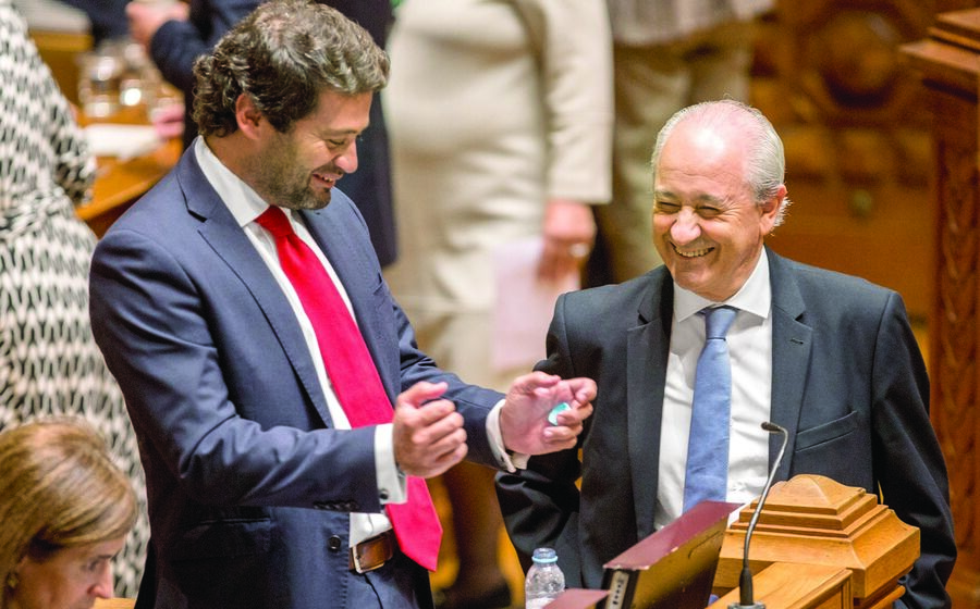 O líder do PSD, Rui Rio, admitiu entendimentos com o Chega, enquanto André Ventura se mostrou desinteressado.