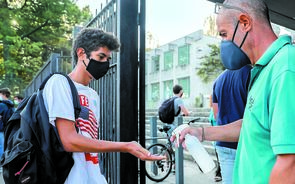 Covid-19: Fenprof diz que já são mais de 330 as escolas com casos positivos