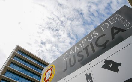 Melhorar os canais de denúncia, mas sem delação premiada