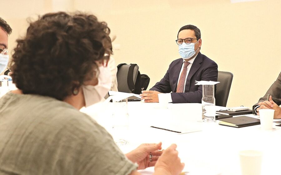 Nas reuniões com os sindicatos da Função Pública o governo fez-se representar pelo secretário de Estado dos Assuntos Fiscais e pelo secretário de Estado da Administração Pública.