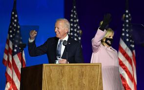 Biden quase a tornar-se o 46.º presidente dos EUA. Trump contesta resultados no Supremo