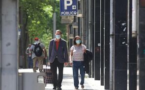 Há menos seis concelhos nos dois níveis de risco mais elevado. Veja a lista