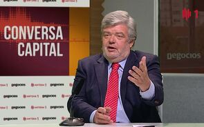 Aprovação da vacina pelo Reino Unido descansa presidente da Apifarma