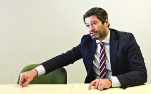 André Ventura 'confiante' que parlamento vai aceitar suspensão do mandato de deputado