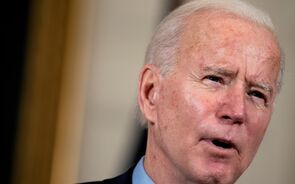 Biden considera 'vitória histórica' aprovação do pacote de estímulo económico