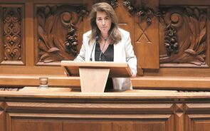 Quase meio milhão de trabalhadores abrangidos por lay-off