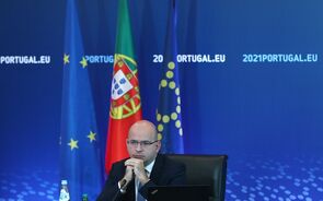 Os prós e os contras das várias respostas ao excesso de dívida 